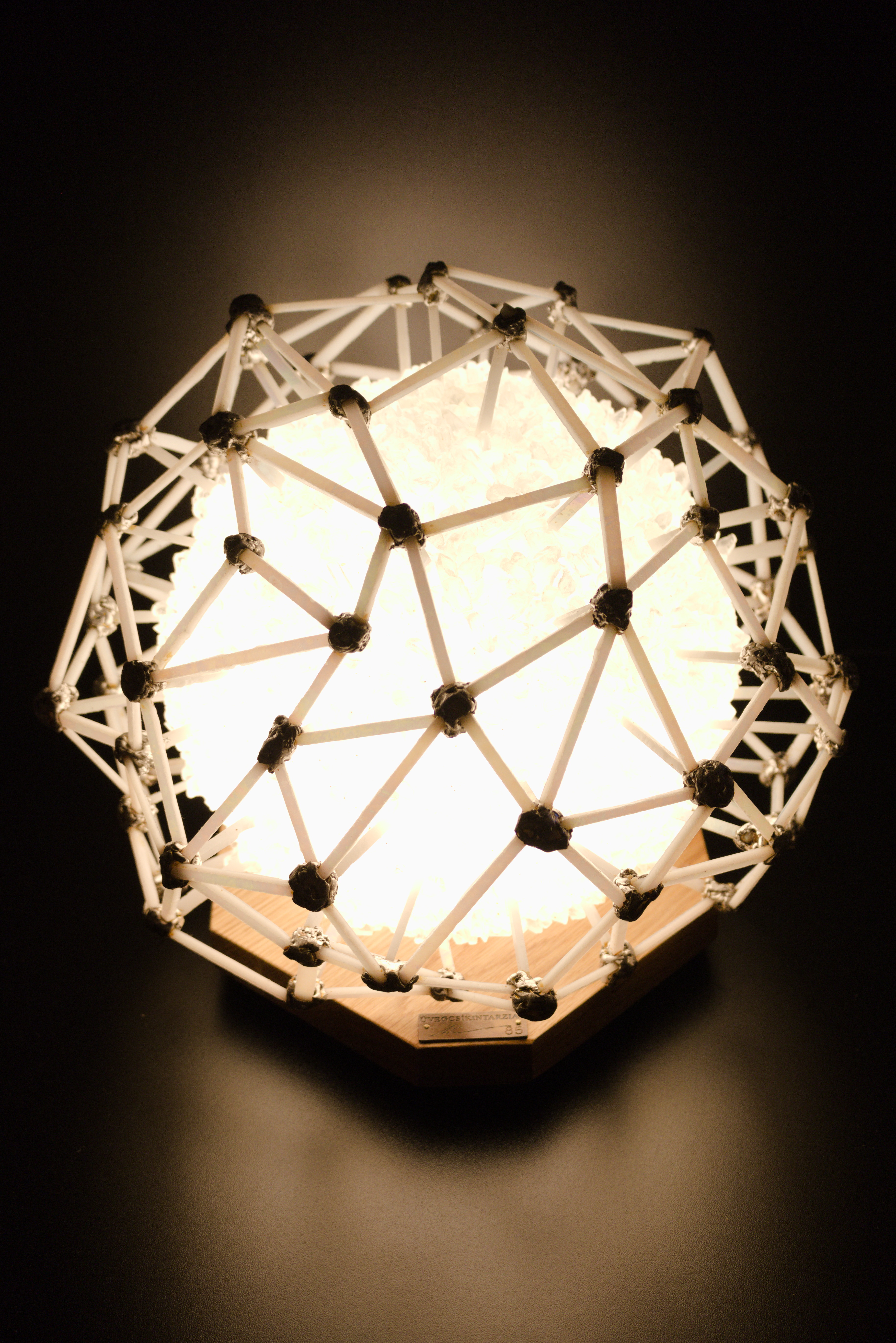 -85- <br> Atomium lámpa megvilágítva<br>22cm <br> 980 Euro
