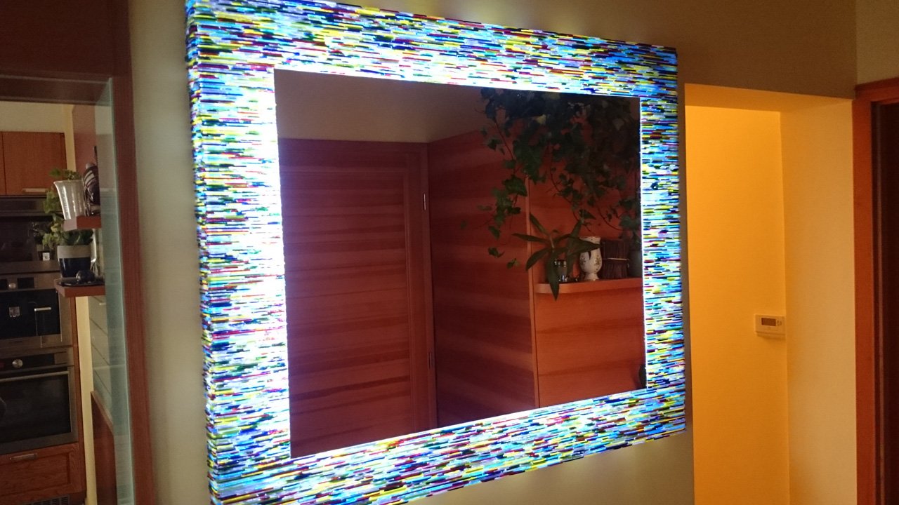 Fali tükör megvilágítva