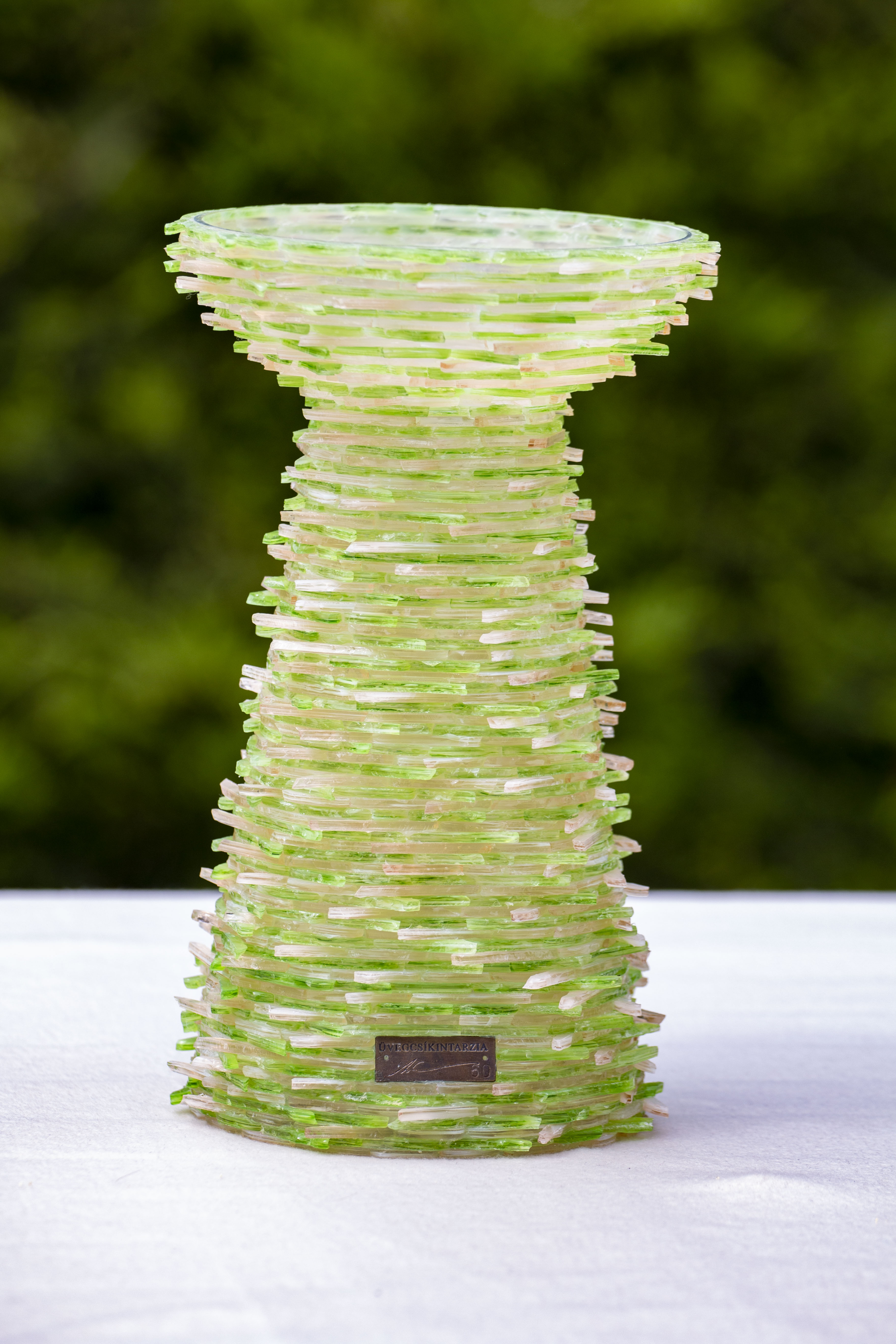 -60- <br> Világos zöld váza 29,5x18cm <br> 625 Euro 